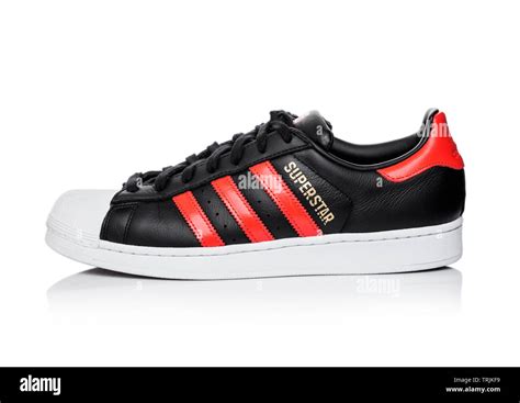 adidas schuhe mit roten streifen